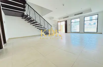 فيلا - 4 غرف نوم - 7 حمامات للايجار في فيلات شقصي - منطقة 15 - قرية جميرا الدائرية - دبي