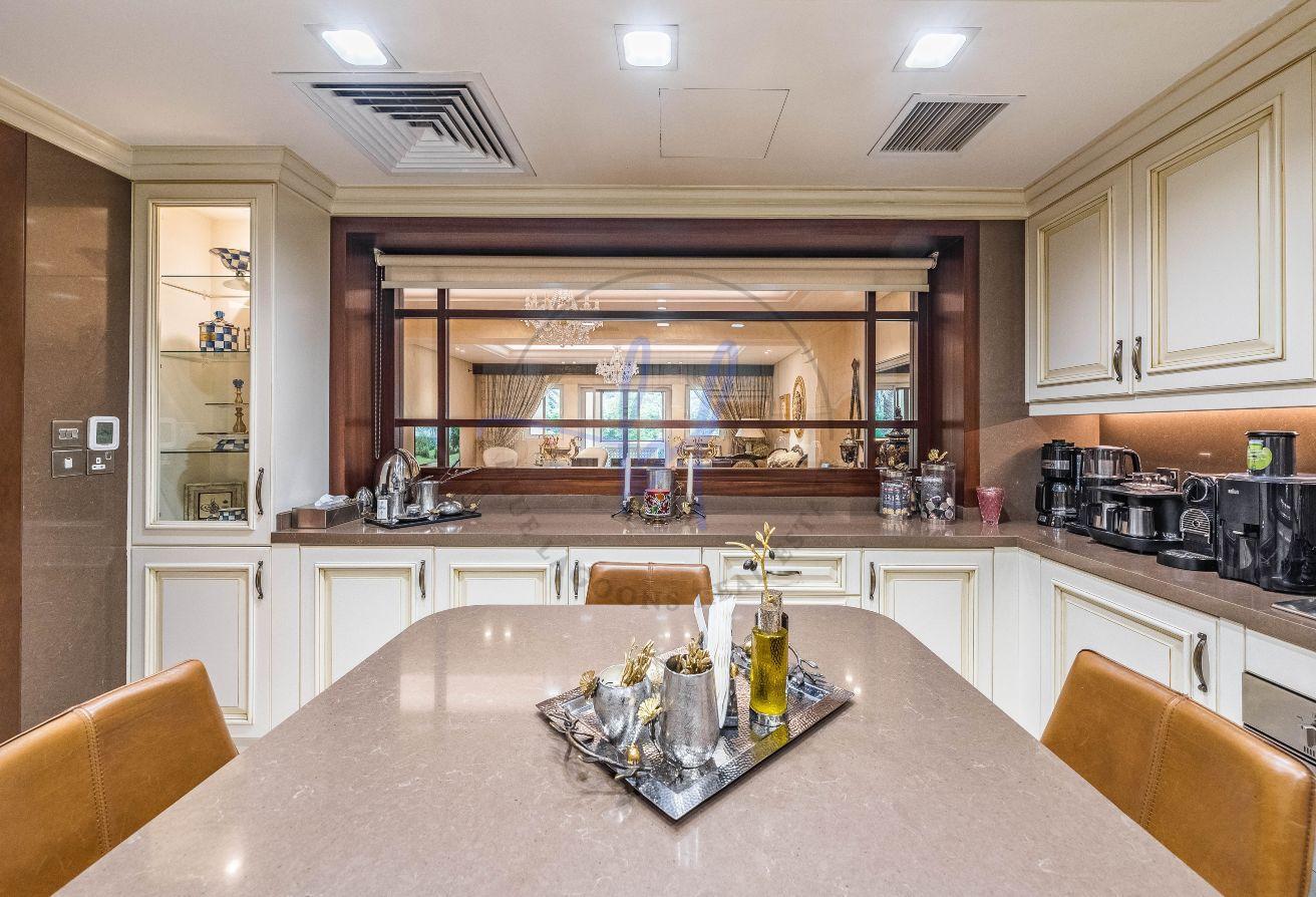 Superb Garden Home | Classic Furnished | Rare Find photo 7