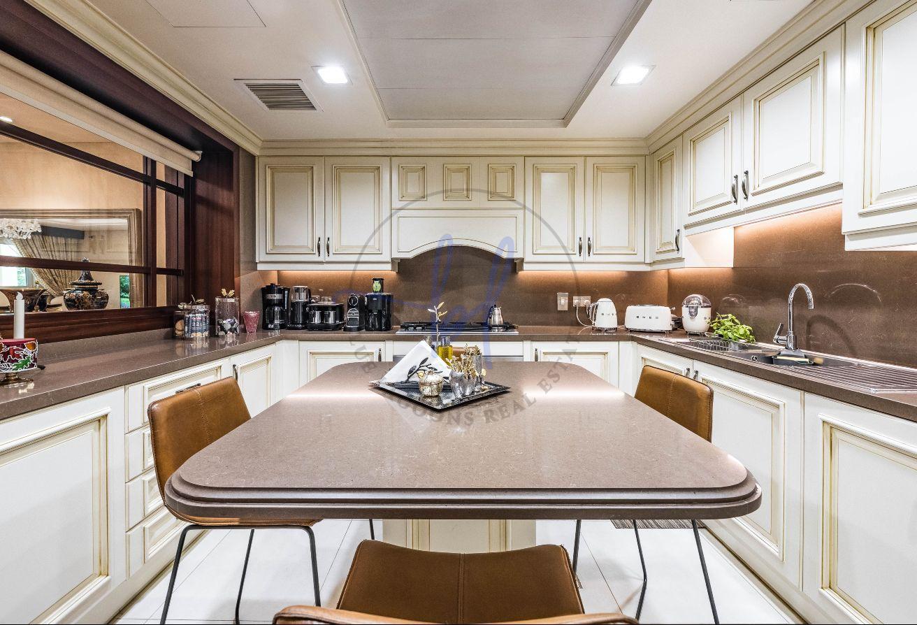 Superb Garden Home | Classic Furnished | Rare Find photo 8