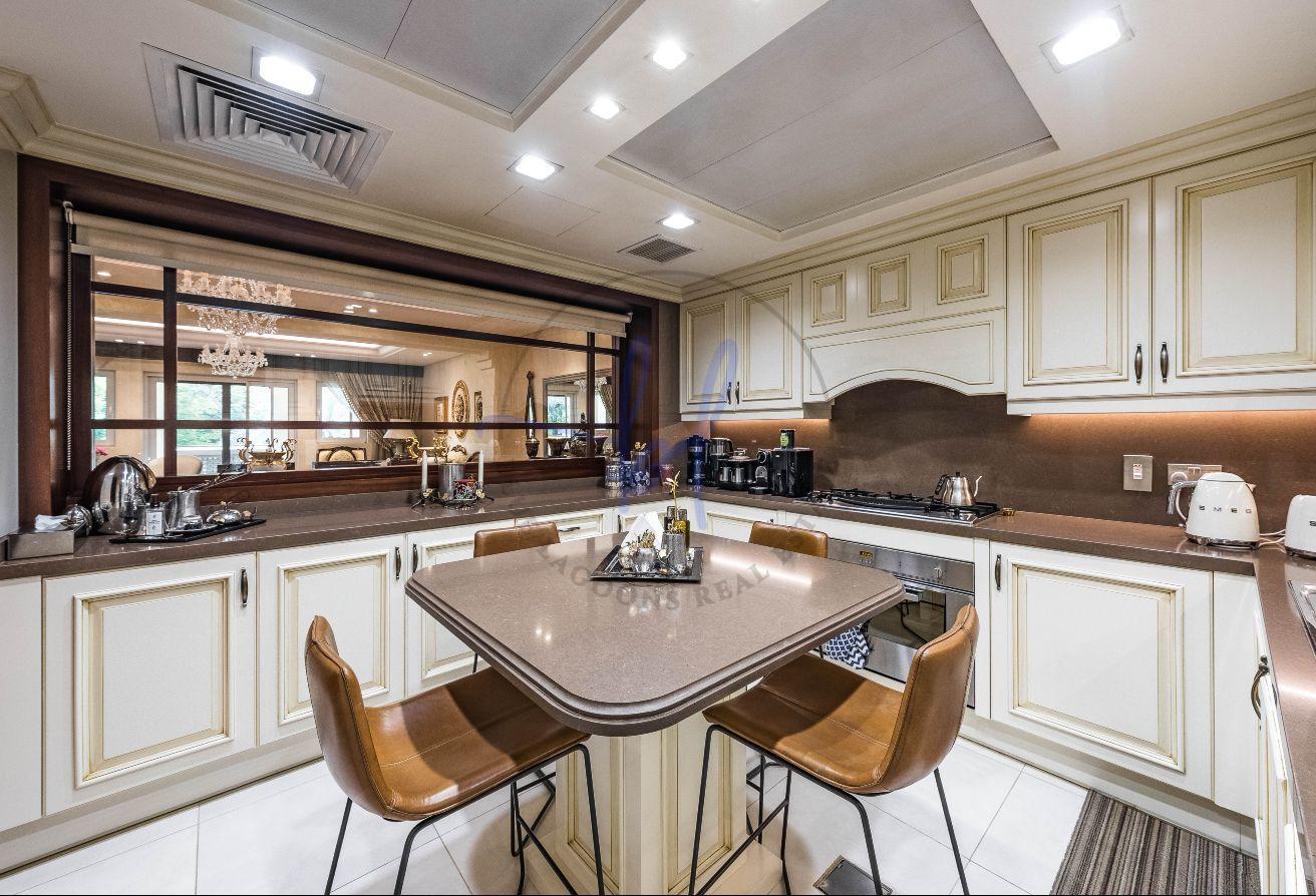 Superb Garden Home | Classic Furnished | Rare Find photo 6
