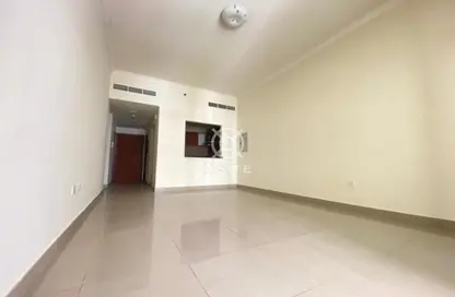 شقة - 2 غرف نوم - 3 حمامات للايجار في بلازا ريسدينس 1 - بلازا ريزيدنس - الضاحية 13 - قرية جميرا الدائرية - دبي