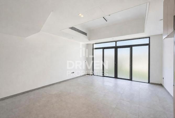 Single Row | Vastu Compliant | 4 Cheques Possible photo 2