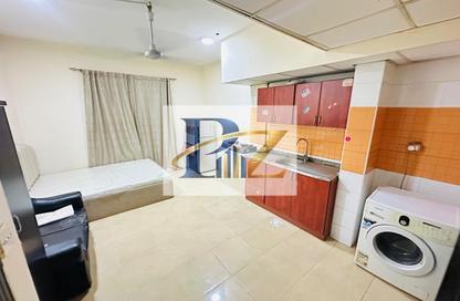 Apartment - Studio - 1 for rent in Muwailih Building - Muwaileh - Sharjah