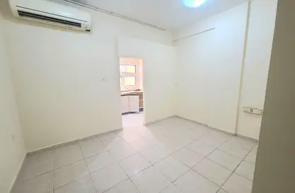 شقة - 1 حمام للايجار في الشامسي 1 - تجارية مويلح - الشارقة