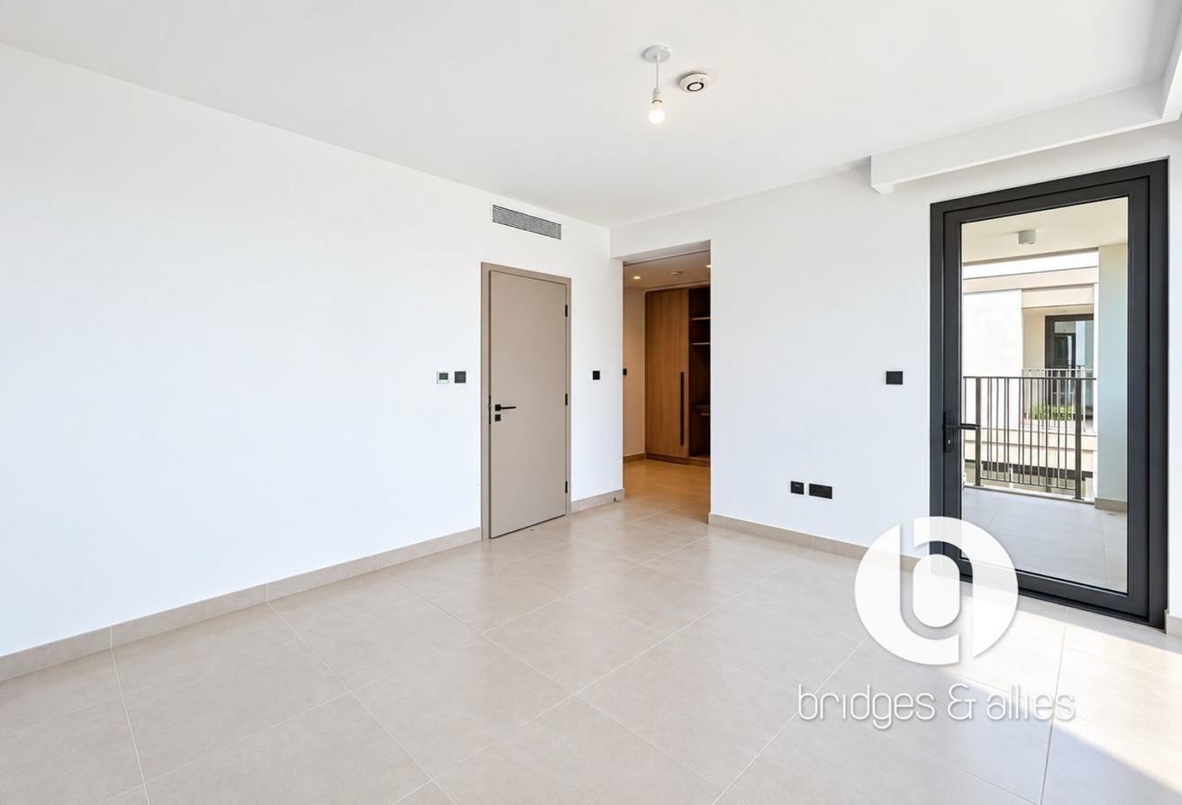 PREMIUM 5 BR VILLA | ON GREEN BELT | VACANT SOON photo 10