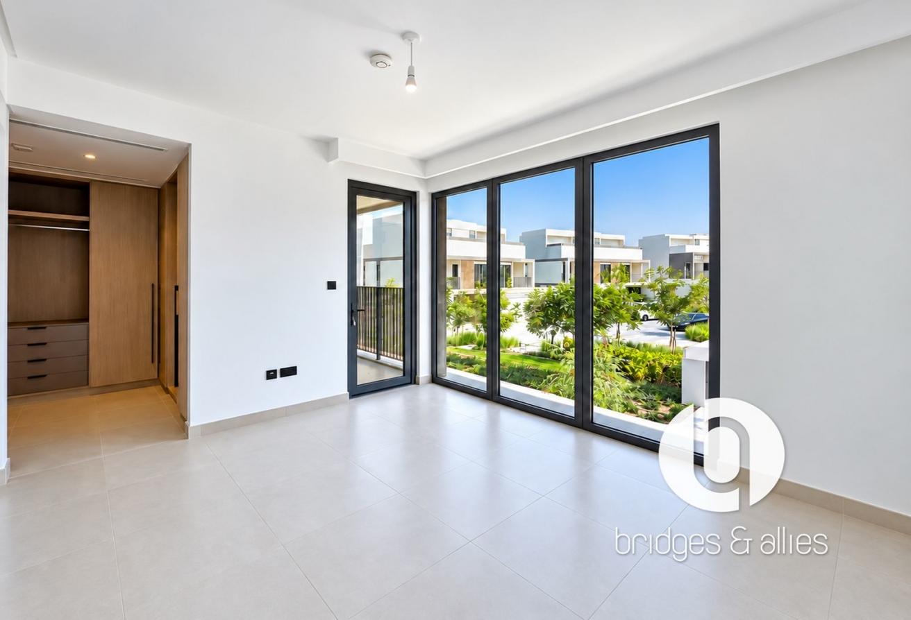 PREMIUM 5 BR VILLA | ON GREEN BELT | VACANT SOON photo 8