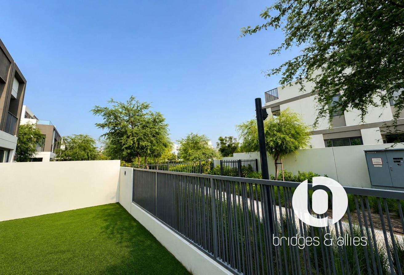 PREMIUM 5 BR VILLA | ON GREEN BELT | VACANT SOON photo 16