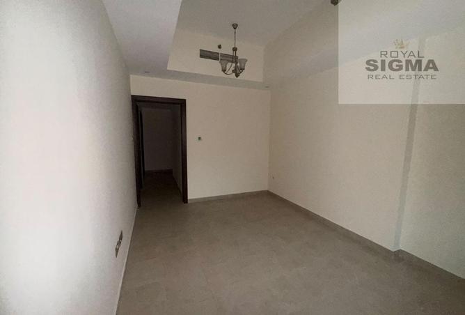 Spacious 2 BHK Apartment with Balcony