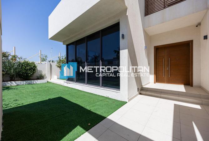 74251579 - Property Image 2