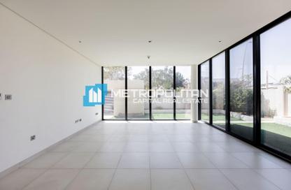 Villa - 5 Bedrooms - 6 Bathrooms for rent in West Yas - Yas Island - Abu Dhabi