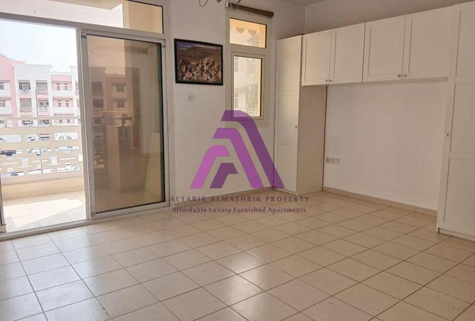 Studio with Balcony | China Cluster | AED 32K photo 2