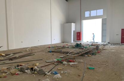 Warehouse - Studio - 1 Bathroom for rent in Umm Al Thuoob - Umm Al Quwain