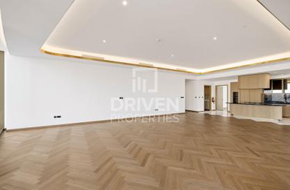 Apartment - 4 Bedrooms - 6 Bathrooms for rent in Jumeirah Living Business Bay - Business Bay - Dubai