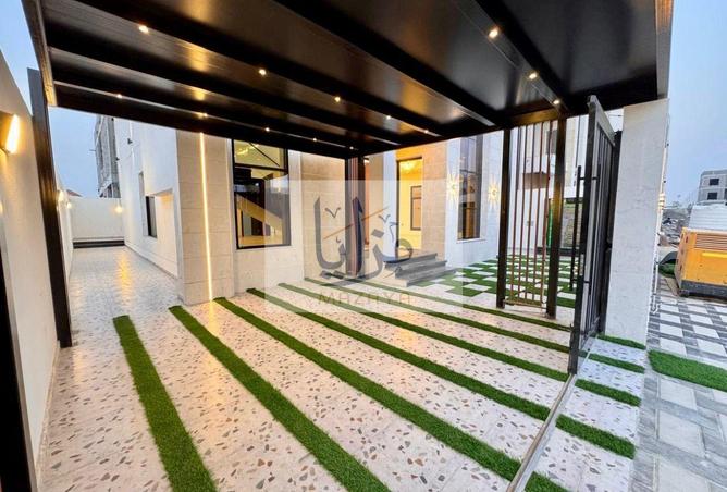 84067600 - Property Image 2