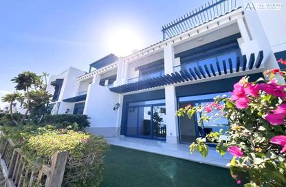 Villa - 5 Bedrooms - 6 Bathrooms for rent in Palma Residences - Palm Jumeirah - Dubai