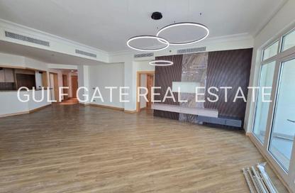 Apartment - 3 Bedrooms - 3 Bathrooms for rent in Al Khushkar - Shoreline Apartments - Palm Jumeirah - Dubai