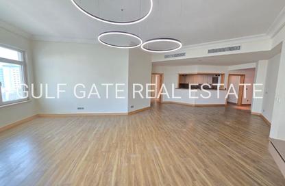 Apartment - 3 Bedrooms - 3 Bathrooms for rent in Al Khushkar - Shoreline Apartments - Palm Jumeirah - Dubai
