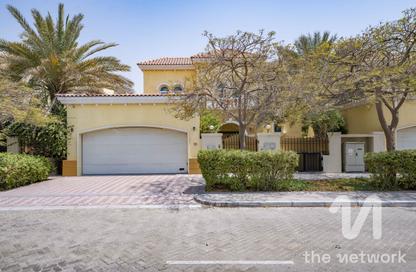 Villa - 4 Bedrooms - 5 Bathrooms for sale in District 7 - Jumeirah Park - Dubai