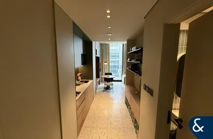 شقة - 1 حمام للبيع في رأسًا على عقب - الخليج التجاري - دبي