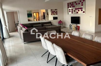 Apartment - 4 Bedrooms - 5 Bathrooms for rent in Palma Residences - Palm Jumeirah - Dubai