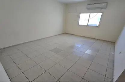 شقة - غرفة نوم - 2 حمامات للايجار في طريق فاير ستاشن - مويلح - الشارقة