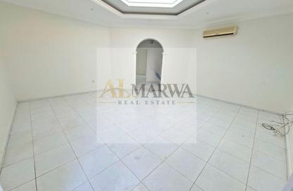 Villa - 4 - 5 for rent in Al Ramaqiya - Wasit - Sharjah Villa - 4 - 5 for rent in Al Ramaqiya - Wasit - Sharjah