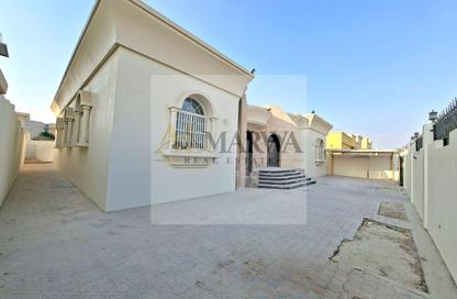 Villa - 4 - 5 for rent in Al Ramaqiya - Wasit - Sharjah