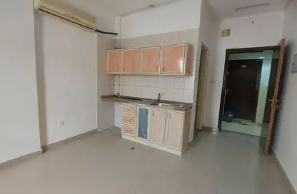 شقة - 1 حمام للايجار في طريق فاير ستاشن - مويلح - الشارقة