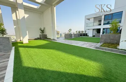 شقة - غرفة نوم - 2 حمامات للايجار في برج إس بي أو - البرشاء 1 - البرشاء - دبي