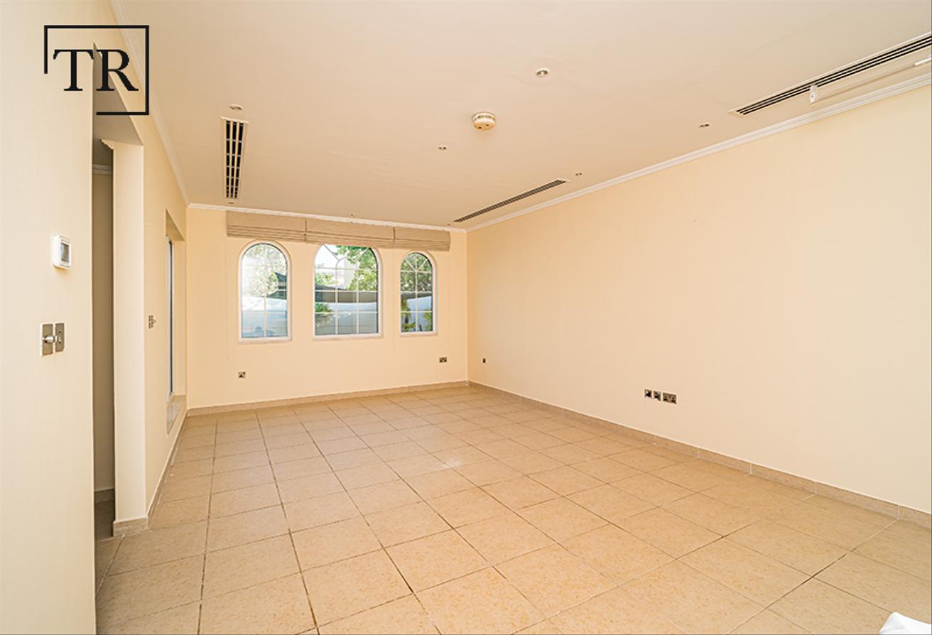 Corner Villa | Huge Plot | Maid’s Room | Well Kept photo 7