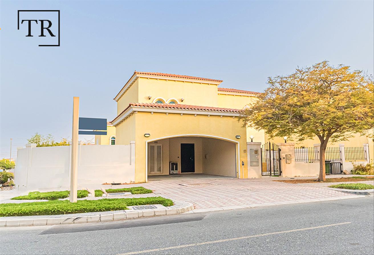 Corner Villa | Huge Plot | Maid’s Room | Well Kept photo 2