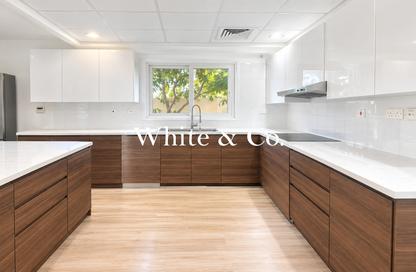 Villa - 5 - 5 for rent in Meadows 2 - Meadows - Dubai Villa - 5 - 5 for rent in Meadows 2 - Meadows - Dubai