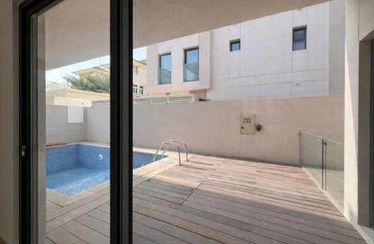 Villa - 4 - 5 for rent in Jumeirah 1 - Jumeirah - Dubai
