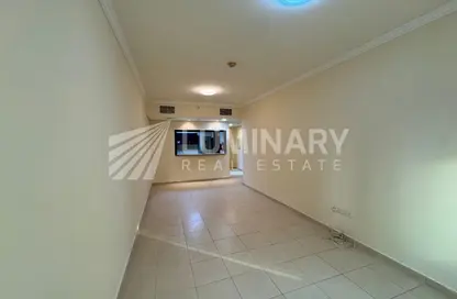 Apartment - 1 Bedroom - 1 Bathroom for rent in Mazaya 30 - Queue Point - Liwan - Dubai