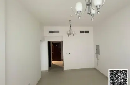 شقة - 2 غرف نوم - 3 حمامات للبيع في قرية الاميرة - الياسمين - عجمان