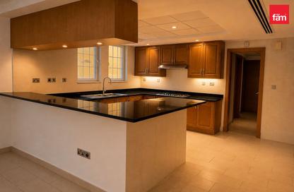 Villa - 4 Bedrooms - 5 Bathrooms for rent in District 4 - Jumeirah Park - Dubai
