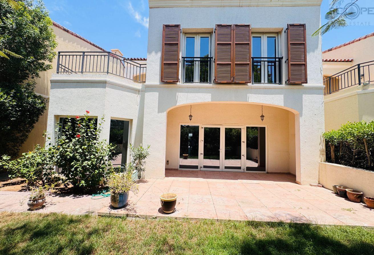 Exquisite 4-Bedroom + Maid’s Corner Villa | Green