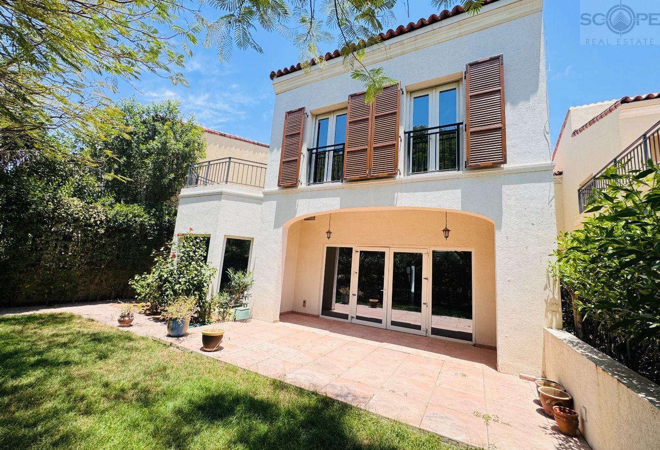 Exquisite 4-Bedroom + Maid’s Corner Villa | Green photo 4