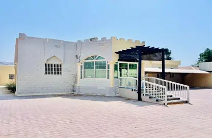 Villa - 4 Bedrooms - 6 Bathrooms for rent in Al Garayen - Sharjah