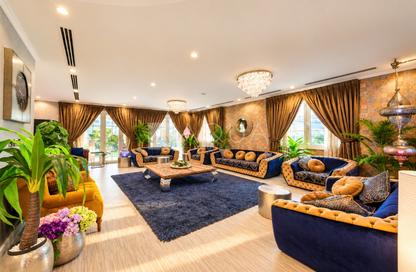 Villa - 5 - 6 for rent in District 2 - Jumeirah Park - Dubai