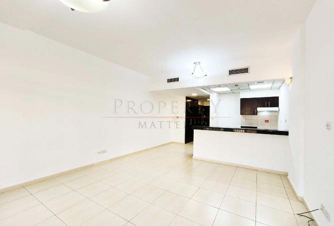 SPACIOUS | MID-FLOOR | PRIME LOCATION photo 2