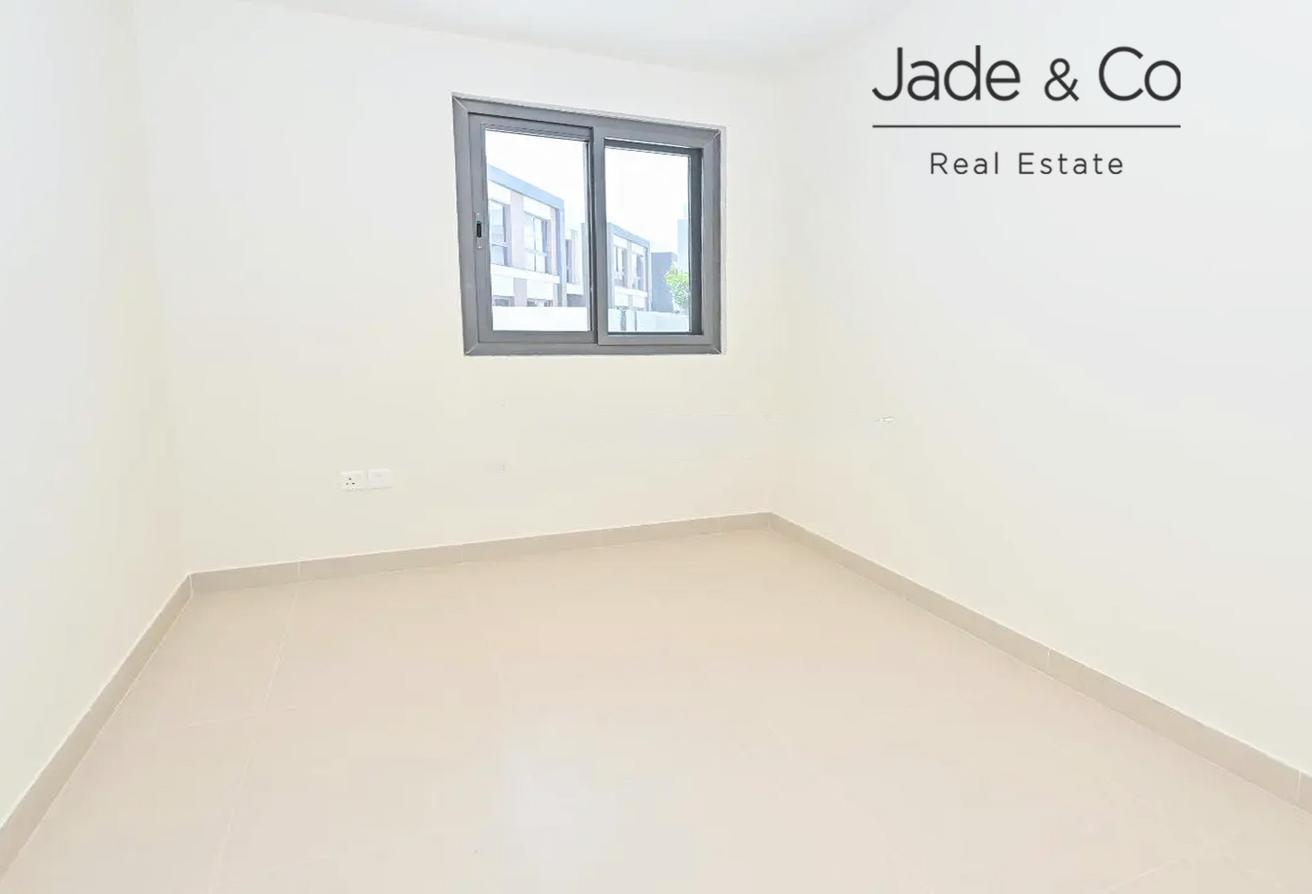 Community Expert | Spacious 4BR | Dual Living photo 7