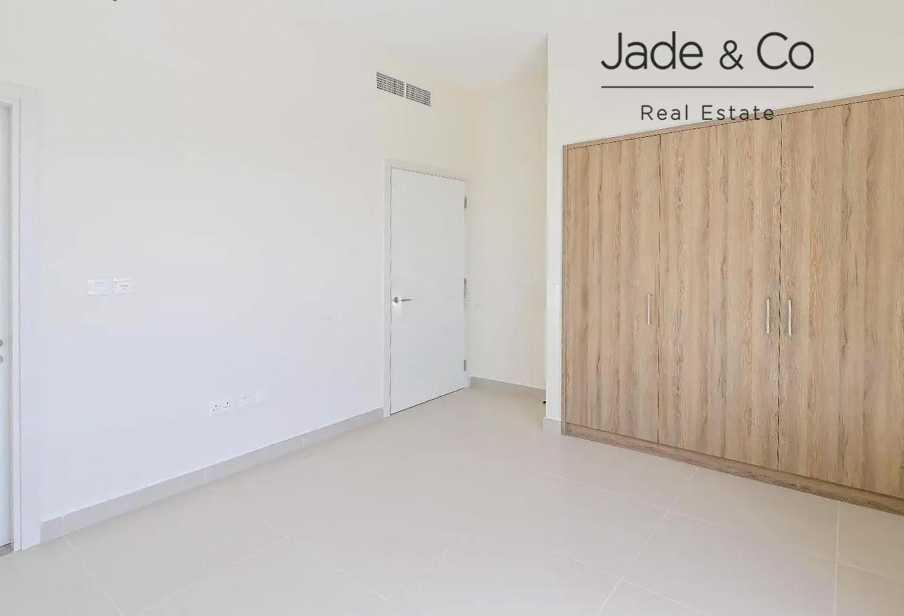 Community Expert | Spacious 4BR | Dual Living photo 16