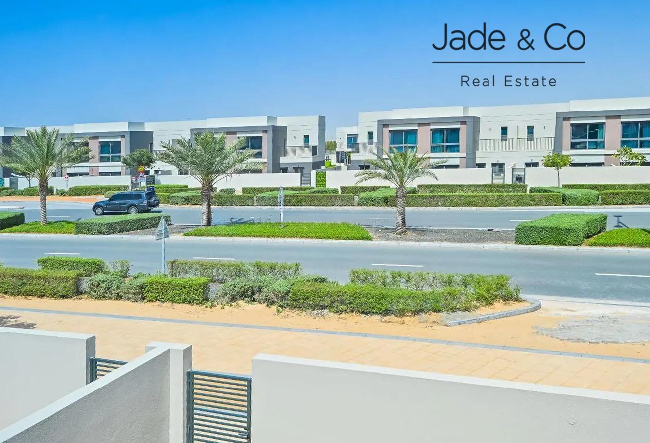 Community Expert | Spacious 4BR | Dual Living photo 27