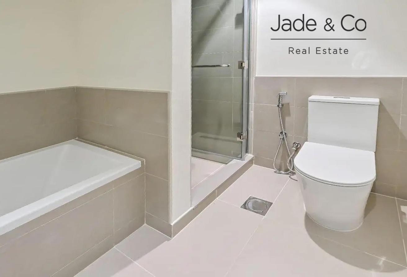 Community Expert | Spacious 4BR | Dual Living photo 18