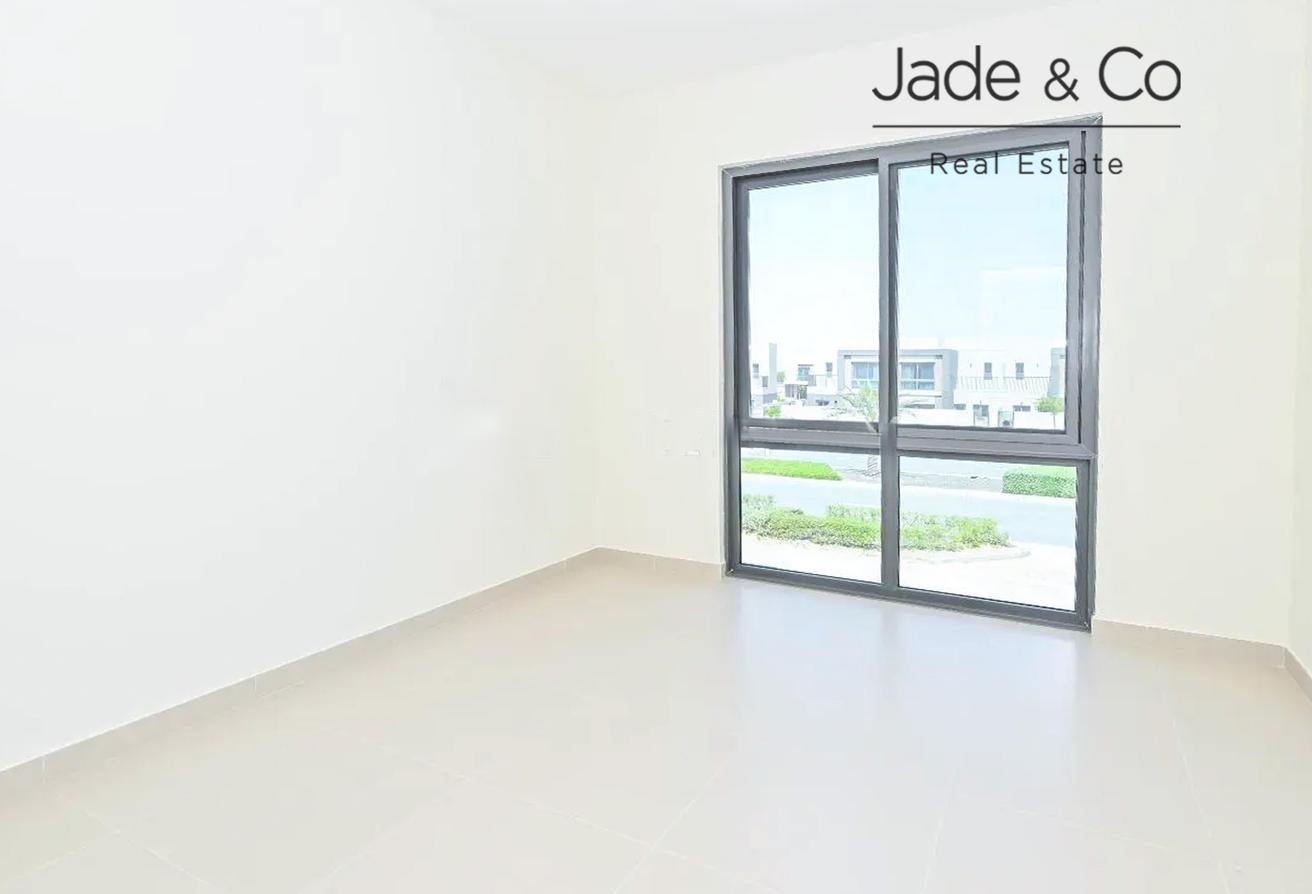 Community Expert | Spacious 4BR | Dual Living photo 17
