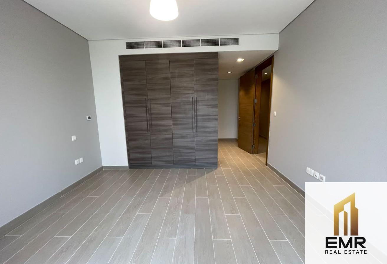 Luxury High-Floor 3BR in Business Bay photo 6