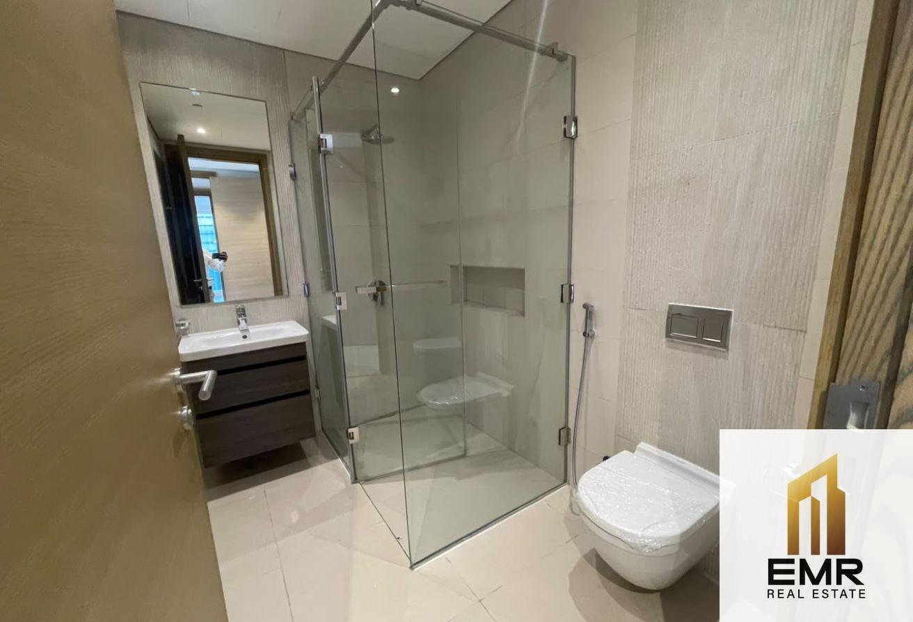 Luxury High-Floor 3BR in Business Bay photo 16