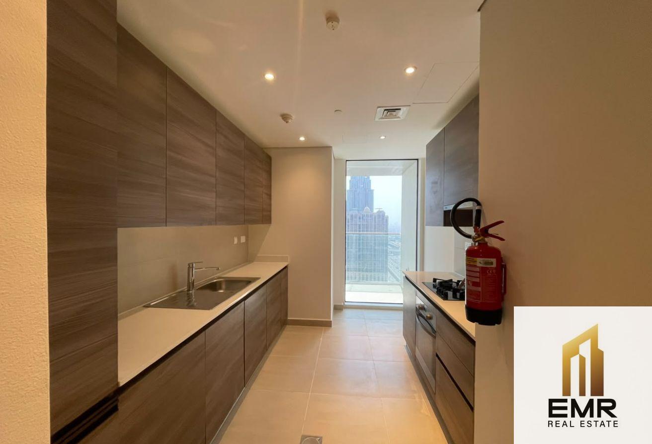Luxury High-Floor 3BR in Business Bay photo 12