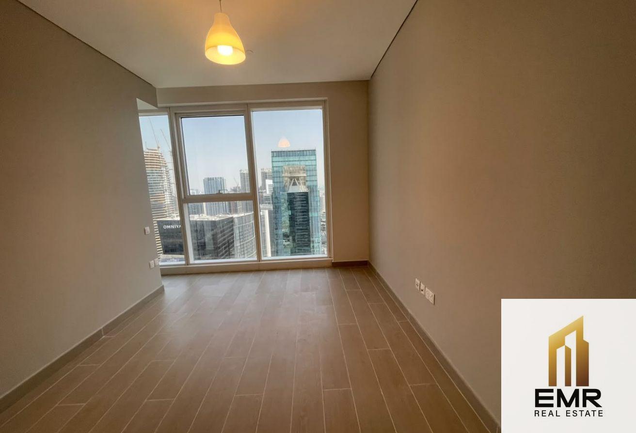 Luxury High-Floor 3BR in Business Bay photo 10
